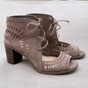 Vince Camuto Tarita Suede Leather Mesh Peep Toe Ankle Booties Sz8
